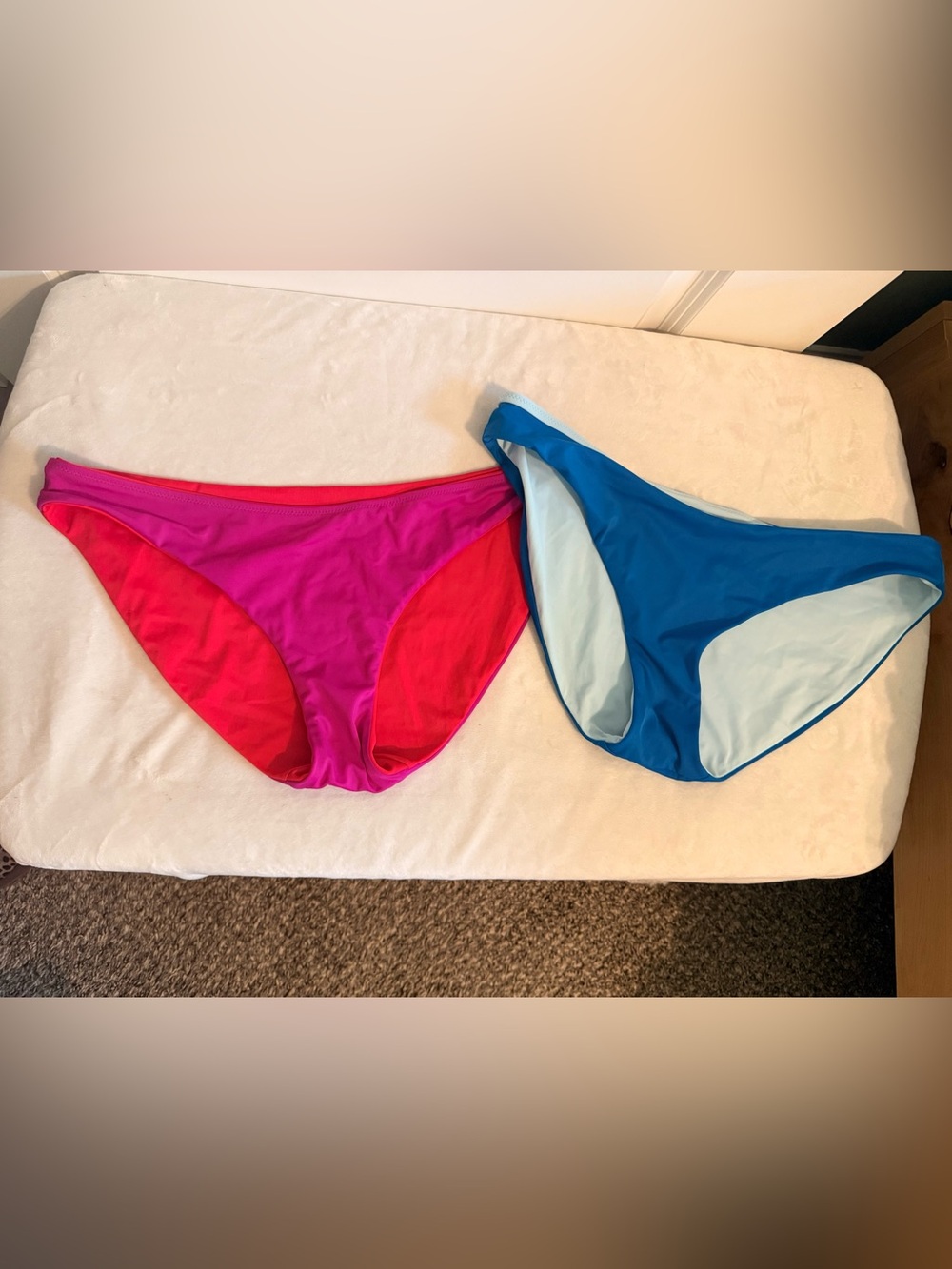 Women’s reversible Bikini Bottoms in Pink & Blue